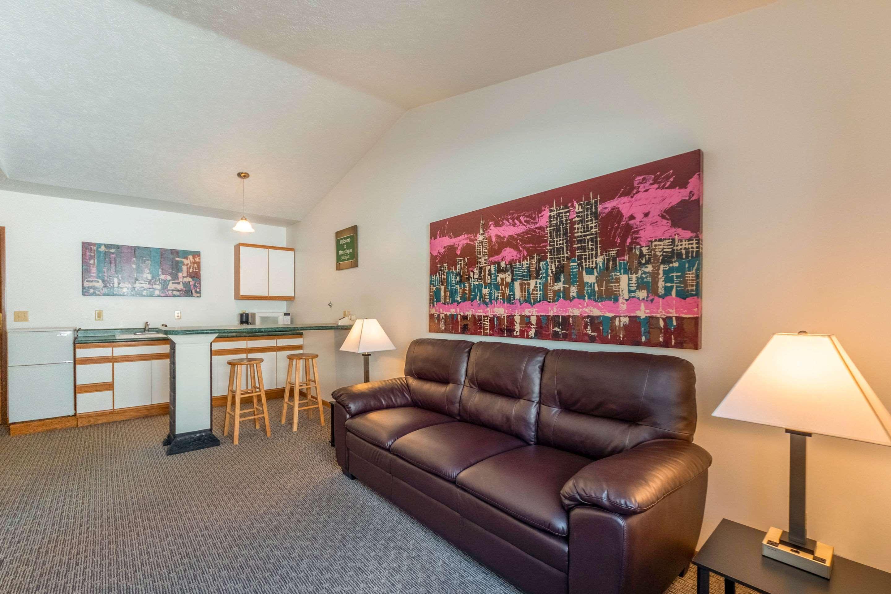 Econo Lodge Lakeshore Manistique Exterior photo
